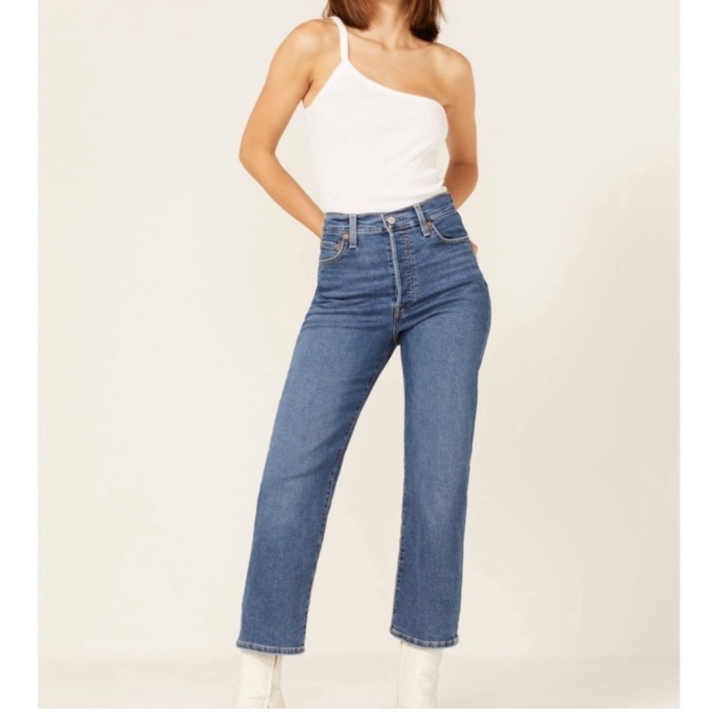 NWT Levi’s Ribcage Straight Ankle Jeans in Medium Wash Sz 29